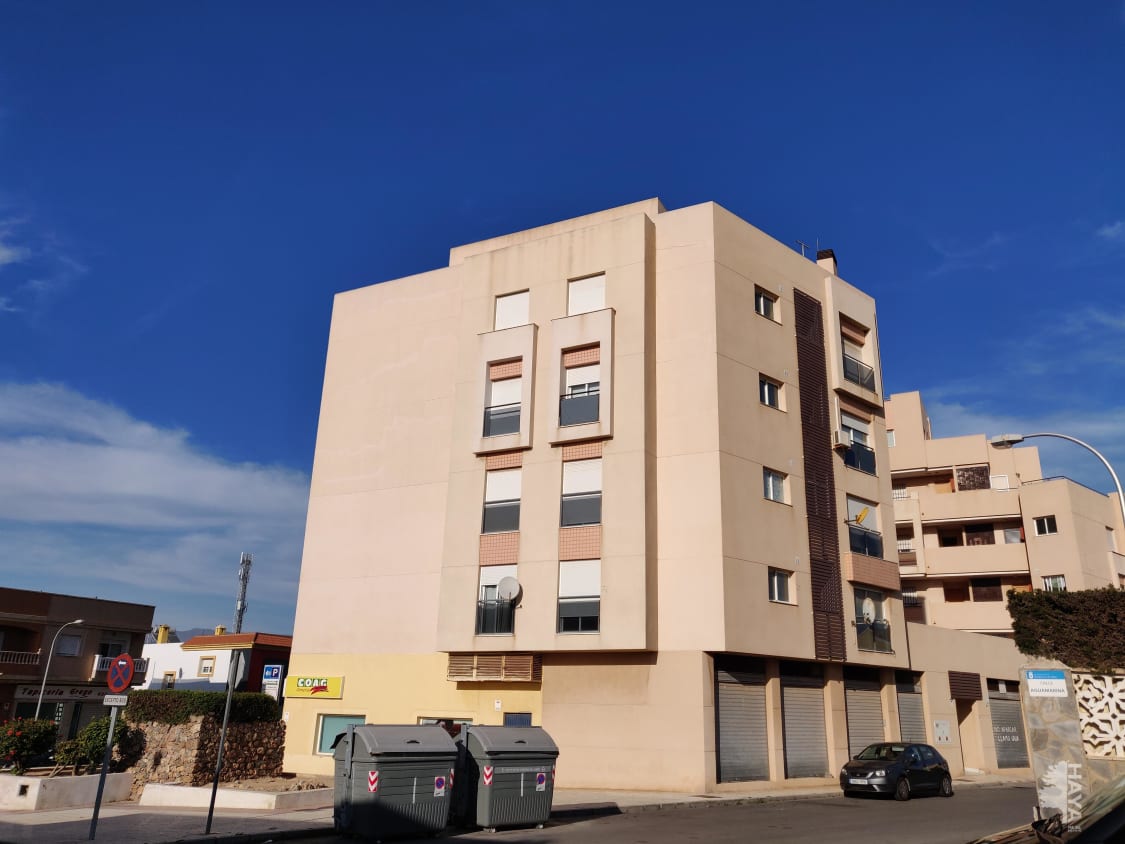 Pisos y casas en Roquetas de Mar, Almería. Pisos y casas de bancos al